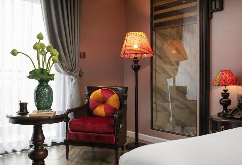 سوئیت با بالکن, Acoustic Premium Hotel & Spa