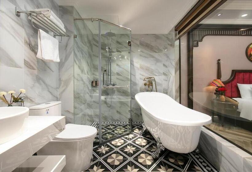 مجموعه ویستا شهر, Acoustic Premium Hotel & Spa