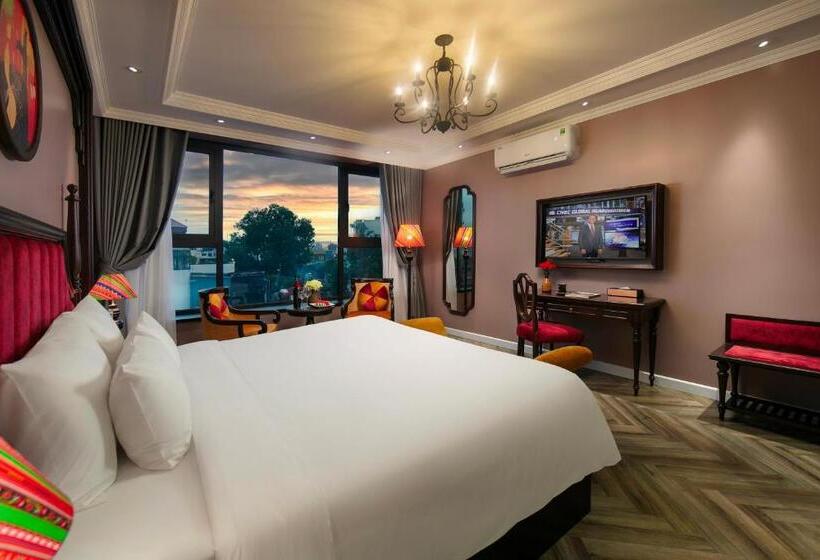 مجموعه ویستا شهر, Acoustic Premium Hotel & Spa