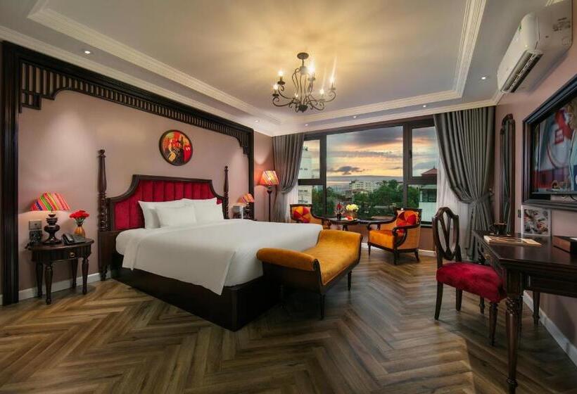 مجموعه ویستا شهر, Acoustic Premium Hotel & Spa