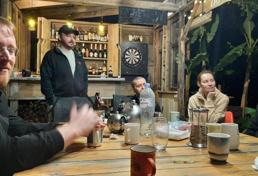 تختخواب در اتاق مشترک, Coworking & Coliving Gumbrini