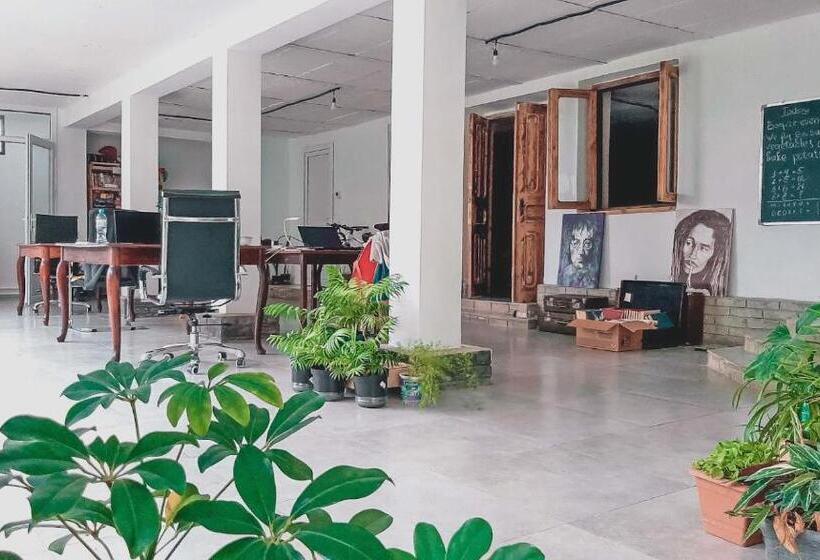 اتاق استاندارد, Coworking & Coliving Gumbrini