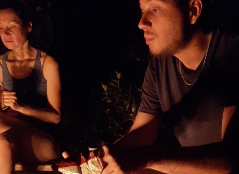 چادر با خدمات رفاهی استاندارد, Coworking & Coliving Gumbrini