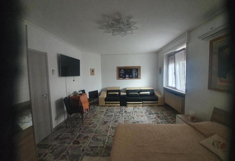 חדר סטנדרט לארבעה, B&b Saphira