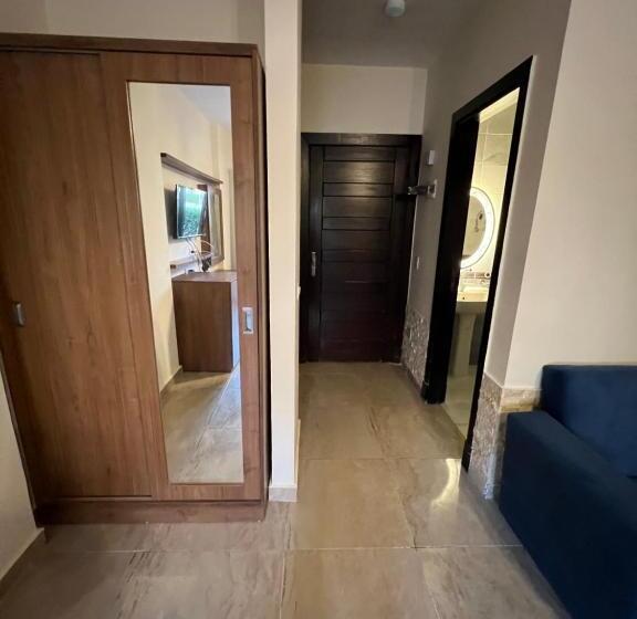 آپارتمان 1 خوابه با چشمانداز استخر, Grand Hills Village