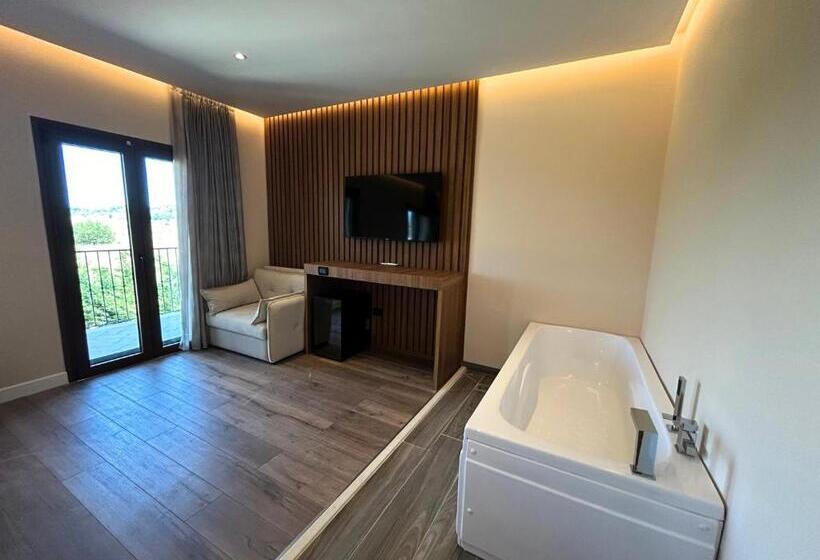 Junior Suite Vista Montagna, Vila Ami