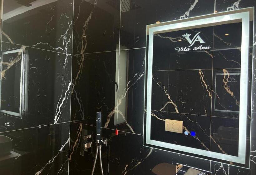 Camera Quadrupla Standard Vista Giardino, Vila Ami