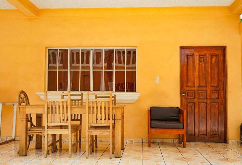 غرفة قياسية ثلاثية, Y Restaurante Punta Diamantes