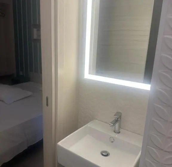 デラックスルーム, Lungomare B&b
