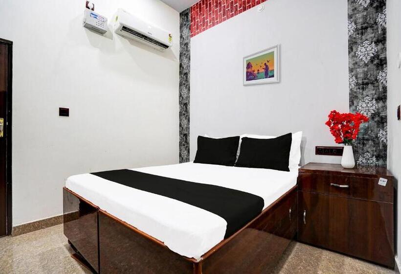 חדר קלאסי לשלושה, Oyo Hotel Guru