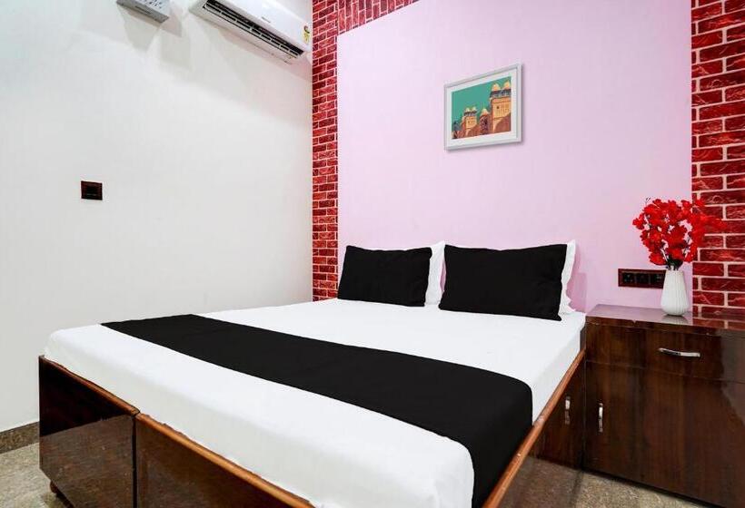 חדר קלאסי לשלושה, Oyo Hotel Guru