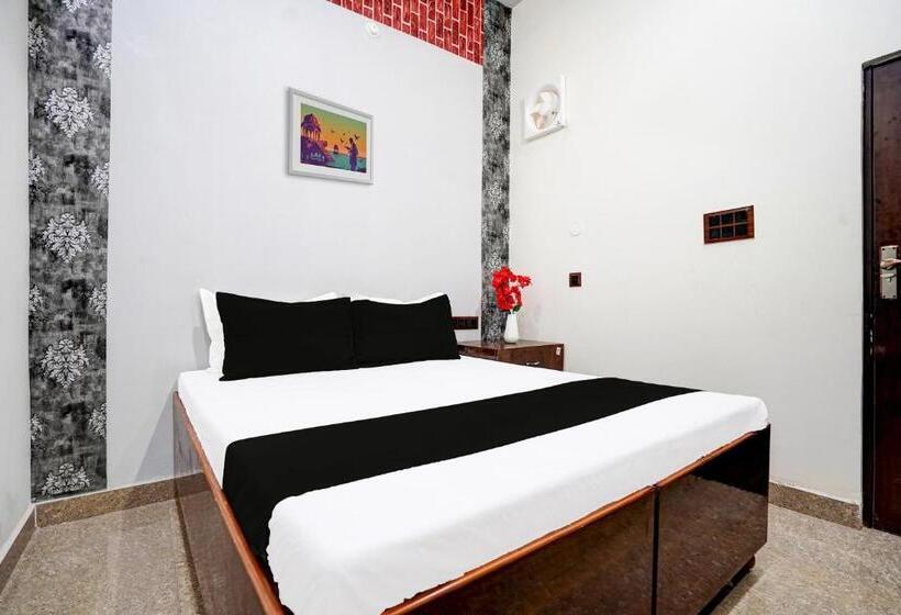 חדר קלאסי לשלושה, Oyo Hotel Guru