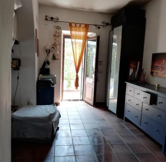 デラックスルーム, Scacciapensieri S Home