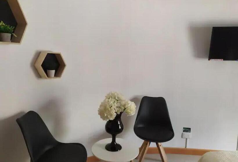 اتاق استاندارد با سرویس بهداشتی مشترک, Albore Hostel Pereira