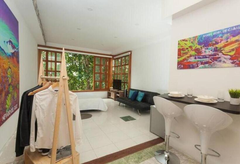 غرفة قياسية ثلاثية, Albore Hostel Pereira