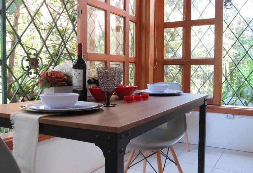 اتاق استاندارد سه نفره, Albore Hostel Pereira