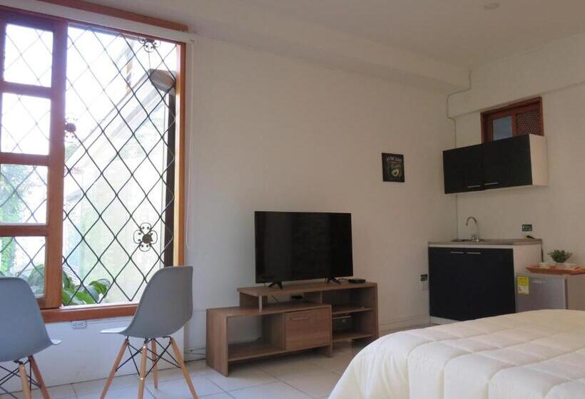 غرفة قياسية ثلاثية, Albore Hostel Pereira