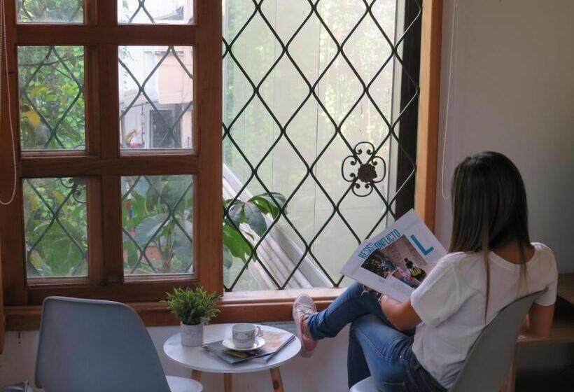 غرفة قياسية ثلاثية, Albore Hostel Pereira