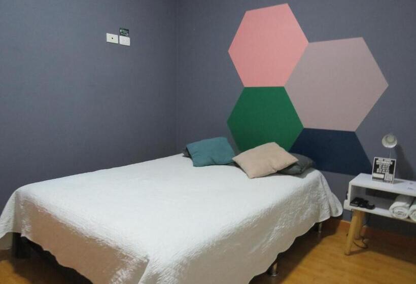 اتاق اکونومی, Albore Hostel Pereira