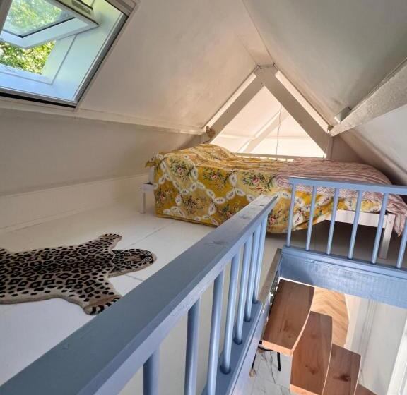 Студио Стандарт Вид на Сад, Lingeliefde Logement Complete Studio Met Eigen Keuken En Badkamer