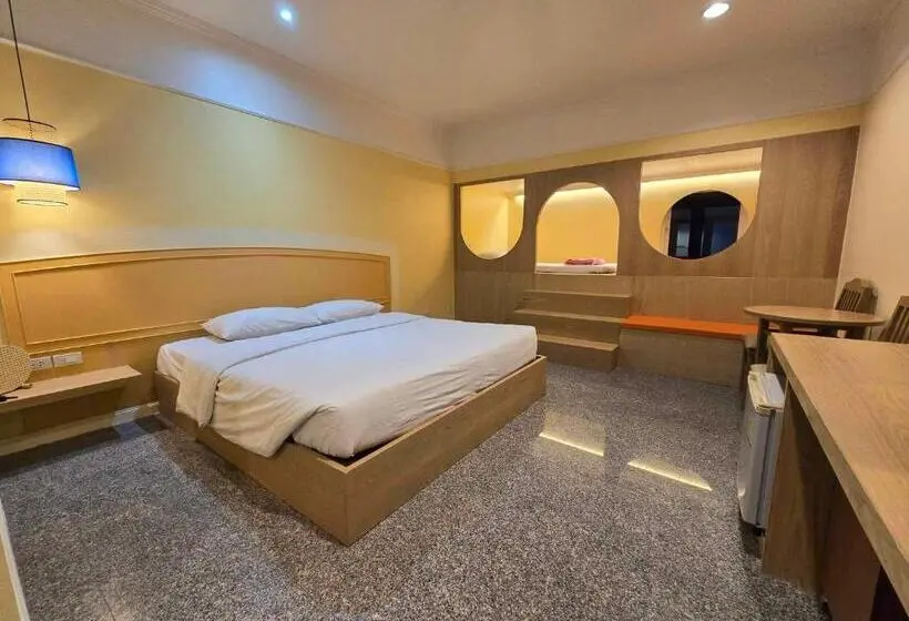 Superior-perhehuone, Goldenland Hotel Chiangrai