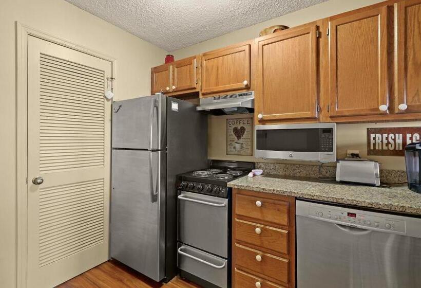 شقة غرفة واحدة, 301 Pinnacle Inn Rd 1214 By Carolina Stays