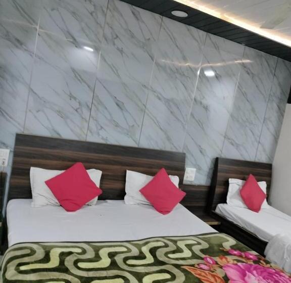 Quarto Deluxe, Amron2