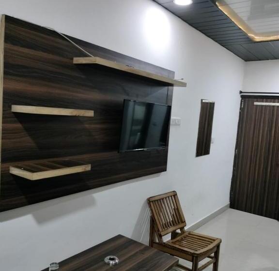 Quarto Estandar, Amron2