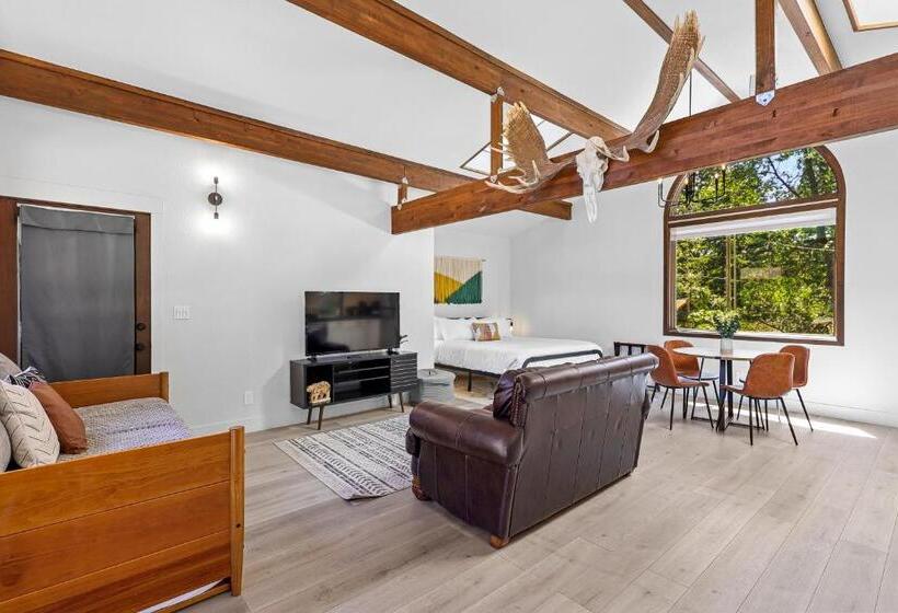 산 전망 스위트, Basecamp Lodge