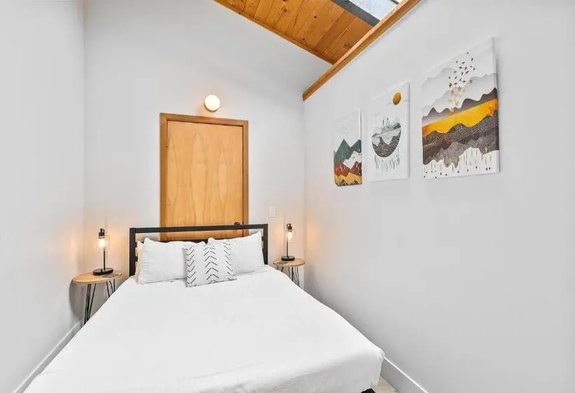 スイート（家族用）, Basecamp Lodge