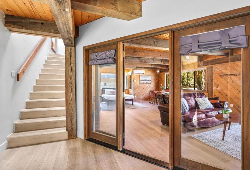 패밀리 스위트, Basecamp Lodge