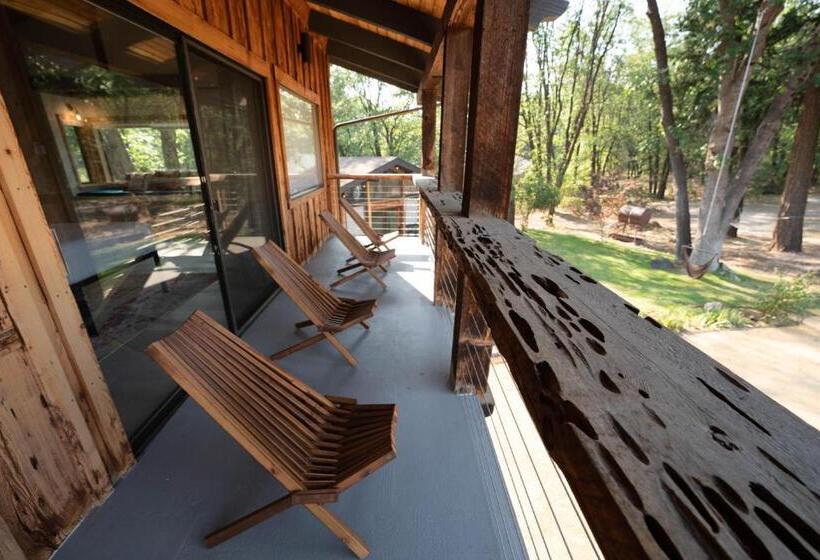 패밀리 스위트, Basecamp Lodge