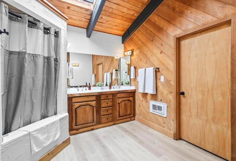 패밀리 스위트, Basecamp Lodge