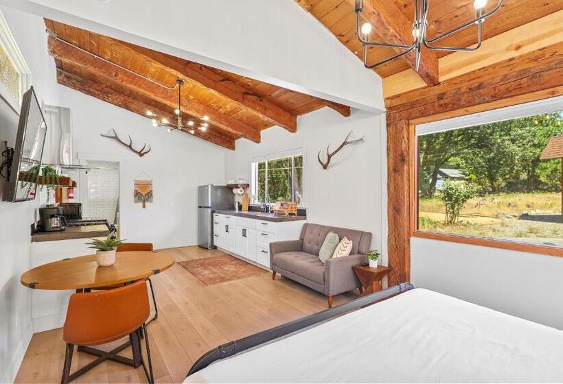 가든 전망 스위트, Basecamp Lodge