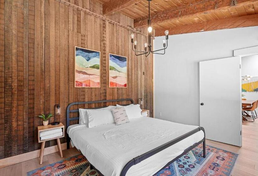 패밀리 방갈로, Basecamp Lodge