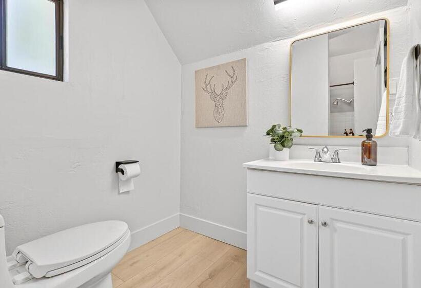 침실 2개 스위트, Basecamp Lodge