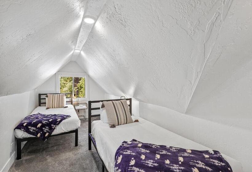 침실 2개 스위트, Basecamp Lodge