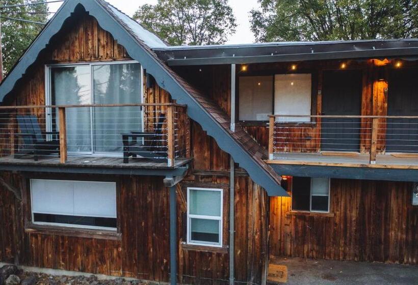 침실 2개 스위트, Basecamp Lodge