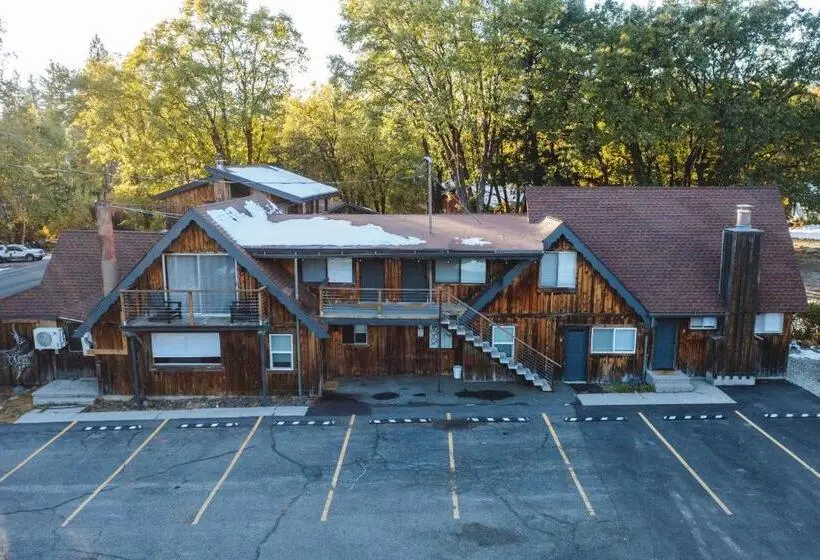 バルコニー付スイート, Basecamp Lodge
