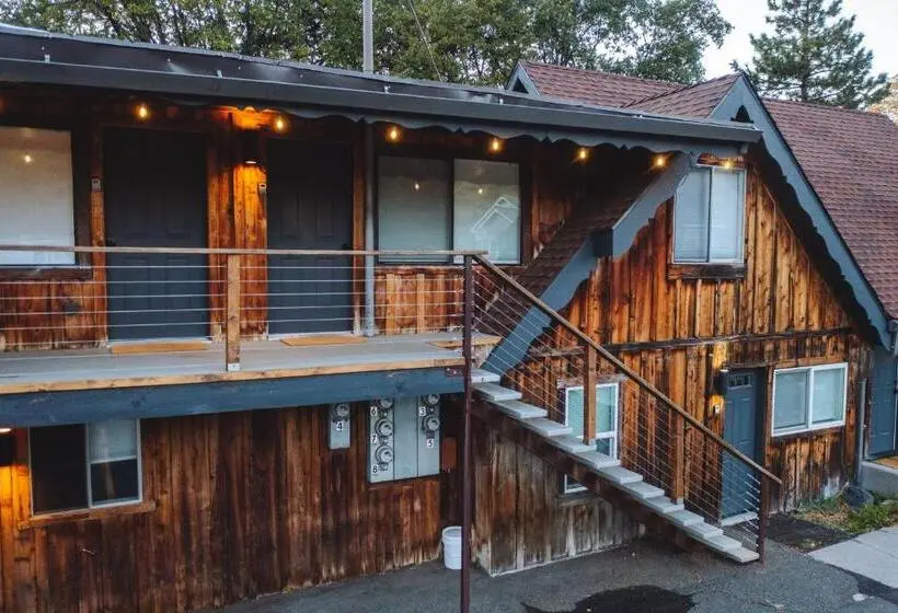 バルコニー付スイート, Basecamp Lodge