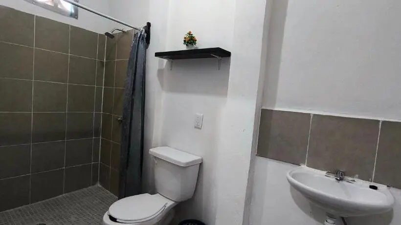اتاق خانوادگی, Casa Luna