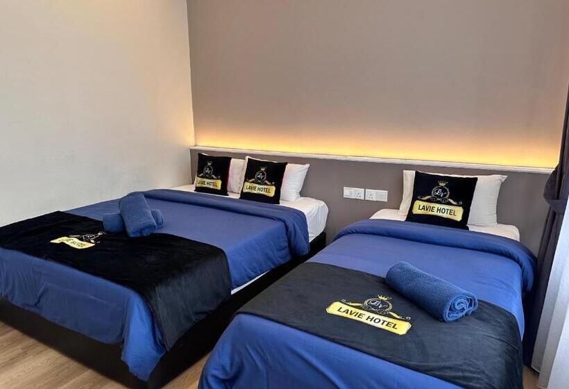 חדר סטנדרט לשלושה, Lavie At Centrum