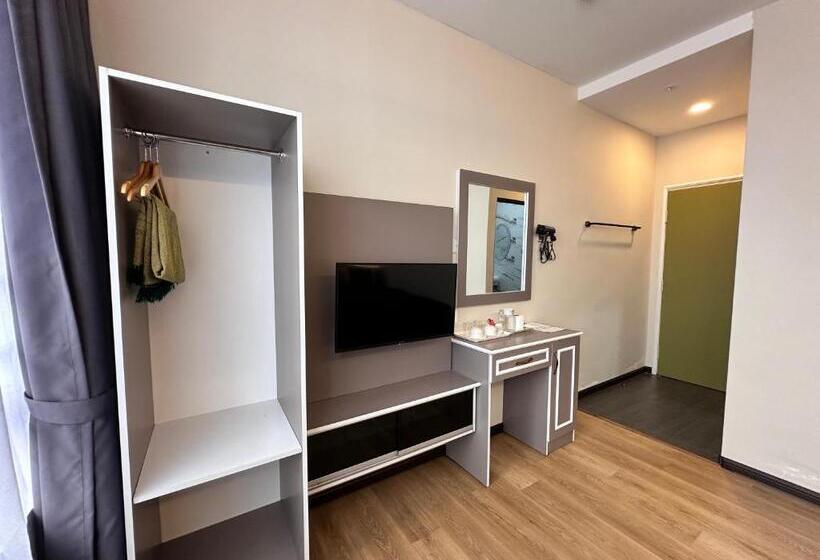 חדר סטנדרט לשלושה, Lavie At Centrum