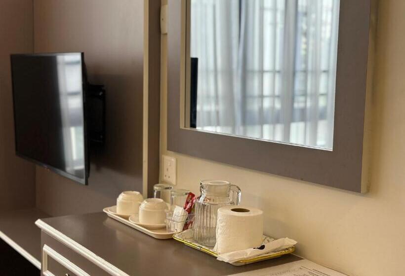 חדר סטנדרט לשלושה, Lavie At Centrum