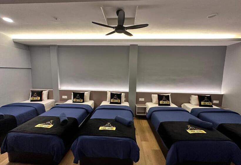 דירת שני חדרים, Lavie At Centrum