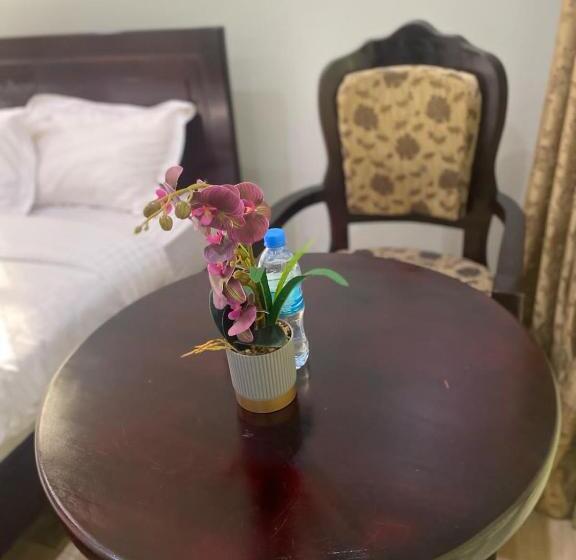 اتاق لوکس, Serene Vacay