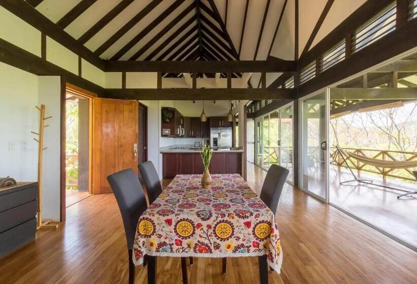 غرفة عائلية مطلّة علي البحر, Skycloud Bungalows Amazing Mountain And Ocean Views