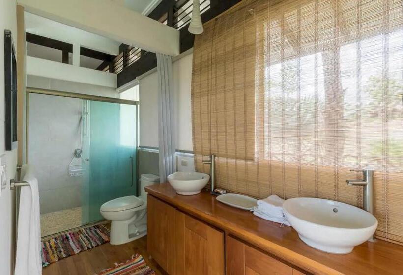 غرفة عائلية مطلّة علي البحر, Skycloud Bungalows Amazing Mountain And Ocean Views