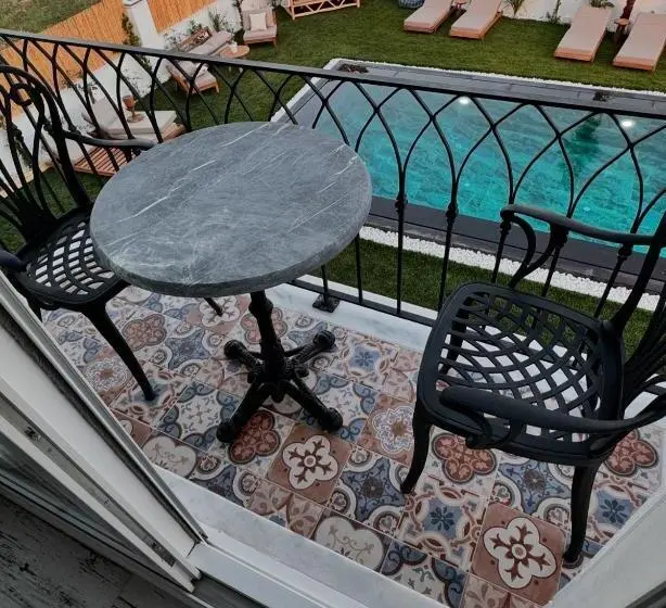 バルコニー付きデラックスルーム, Villa Egella
