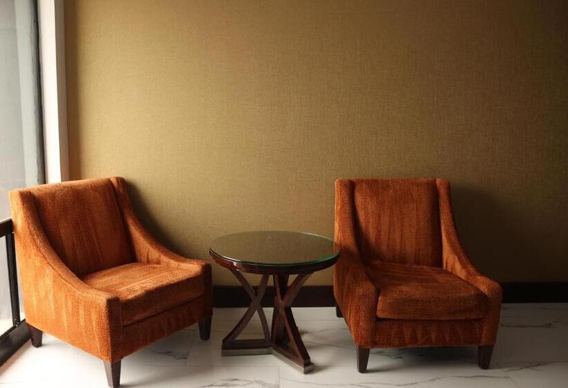 חדר דלוקס, West Plaza